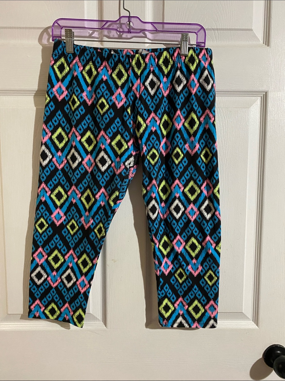 Juniors Geometric Print Capri Pants - Black with Blue, Pink & Lime